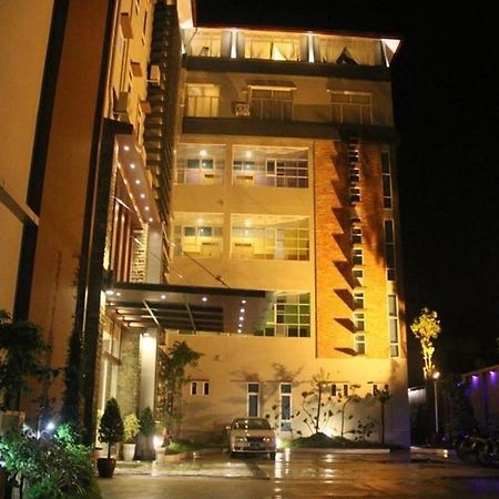 Golden Guest Hotel Тавой Экстерьер фото