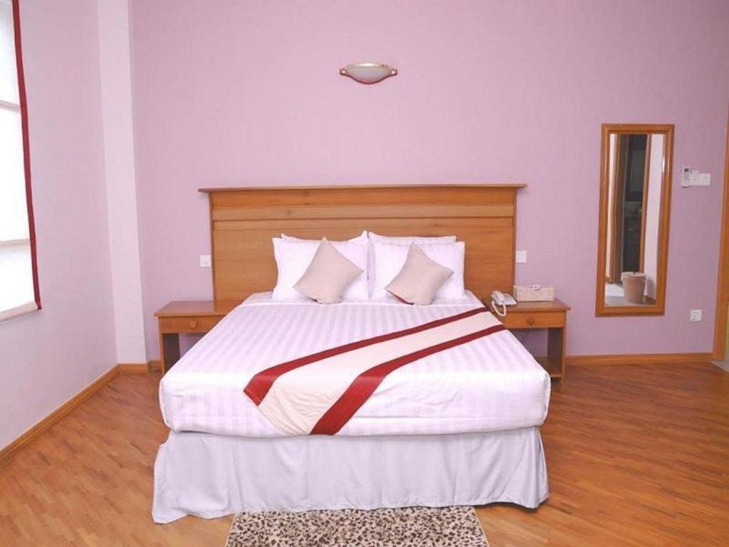 Golden Guest Hotel Тавой Экстерьер фото