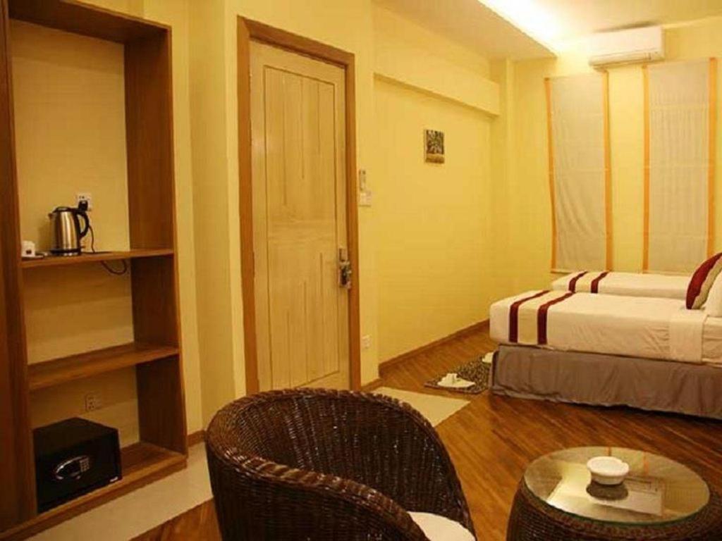 Golden Guest Hotel Тавой Экстерьер фото