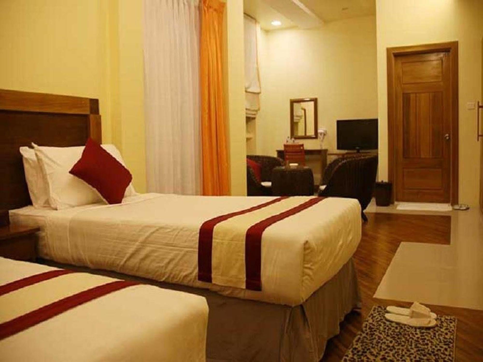 Golden Guest Hotel Тавой Экстерьер фото