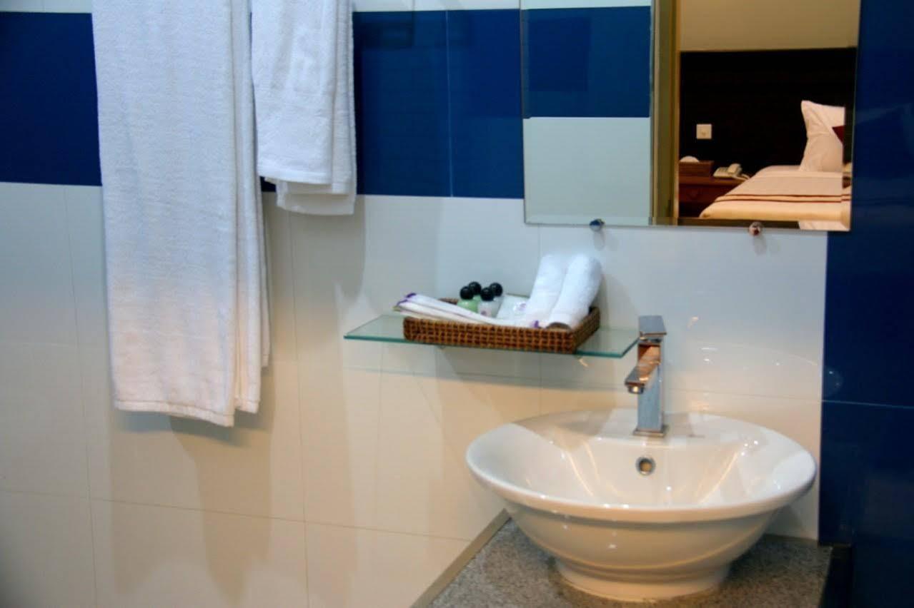 Golden Guest Hotel Тавой Экстерьер фото